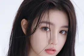 嘟嘟唇美女尤物吊带裙唯美写真图片