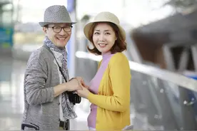 59岁大叔和41岁女人再婚，女人：他折腾我，大叔：夫妻本该如此图片