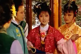 奇葩！薛宝钗在贾府管家做了三件蠢事，被贾母凤姐联手撵出大观园图片