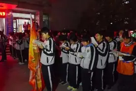 努力的你，配得上世间所有的美好图片