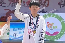 楼顶藏书包后失联已4天，陕西安康12岁男孩曾告诉弟弟，“你信不信，我今天走了就不会回来”图片