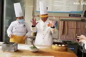 绝技！蒙眼反手包包子！“元老级”扬州面点大师直播秀图片