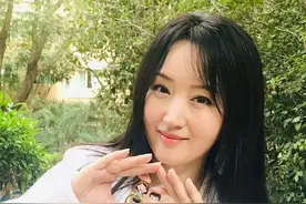情歌天后杨钰莹真堕胎4次？49岁真嫁不出？她直言：并非如此图片