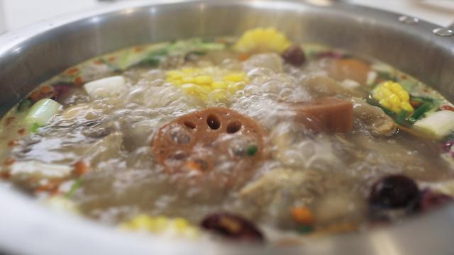 莲藕可以和花胶吗 2026年莲藕可以煲花胶吗