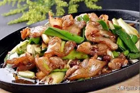 外地女子重庆点回锅肉，要求不辣，菜端上来，女子不满意打了110图片