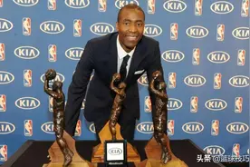 三届NBA最佳第六人，他是我见过NBA里打球最骚的图片