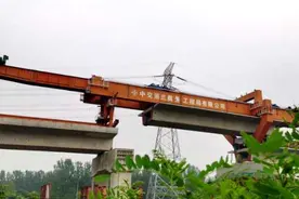 京沈高铁全面完成架梁任务 承德至北京将缩至40分钟左右图片