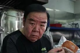 肥猫郑则仕晒出自己香港的家，家中装修也很简单，因糖尿病暴瘦图片