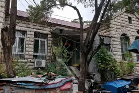 济南有座“鬼子楼”，100多年前建成，房中设地牢，现在还有人住图片