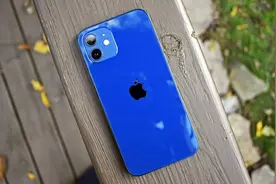 iPhone 12 首拆，信号稳了图片