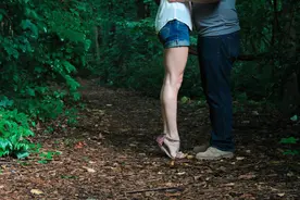 Don't tiptoe around me! 你别踮起脚尖来亲我？你想得太多了图片