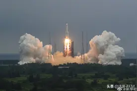 “天和”核心舱升空！手绘漫画让你秒懂中国空间站图片