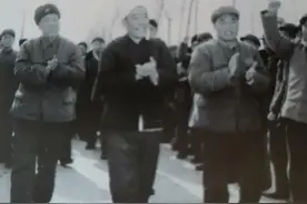 火红的年代图片