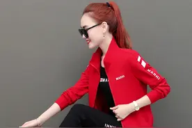 运动套装女图片