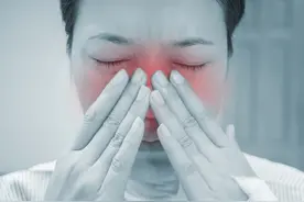 打喷嚏、流鼻涕，过敏性鼻炎又发作！能不治吗？生扛着行不行？图片