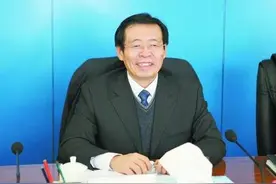 中华早报 | 中石油原副总裁主动投案 、美国突发声明“关切中方在台海军事行动”、北京电动车火灾致5人死亡……图片