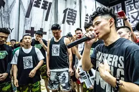 游走在社会边缘的街球青年：有人一球成名买房，有人卖鞋年销千万图片