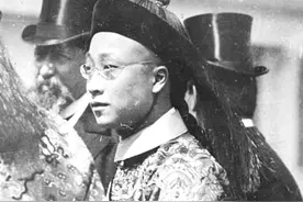 晚清老照片：穿龙袍的慈禧太后，穿蟒袍的王公大臣图片