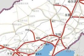 中国在建从北到南高铁工程，沿途共设80个站点，2025年底前建成图片