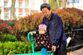 不带孙子将来不给你养老，婆婆怒怼儿媳三句话，儿媳无言以对图片