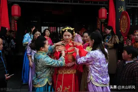 农村传统做法，女的真的不能入族谱，而男的就可以全部入族谱吗？图片