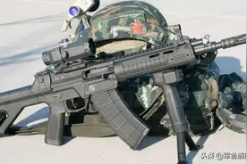 新款枪族强在哪？集成导轨瞄具单兵信息模块，新弹狙击达600米图片