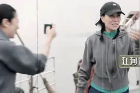 54岁那英做客《向往的生活》，连油菜豆角都分不清，真不接地气图片