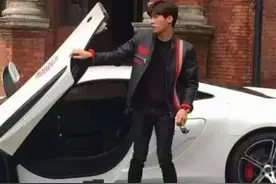 太“壕”了，比起恋情瓜，李易峰的资产实实在在的让人惊讶图片
