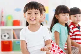 “别告诉你妈，吃完了再回去”：孩子会说谎，全靠大人“教”得好图片