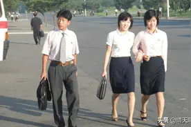 朝鲜女生来国外，日常做什么工作呀？有点心酸呢图片