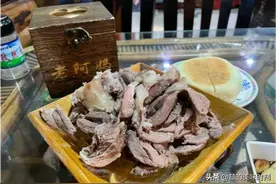内蒙古的传统早餐店，早上7点就挤满人，来吃的全是外地人图片