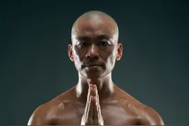 王宝强晒自己颜值巅峰照，一身强壮肌肉，撕开多少明星的遮羞布图片
