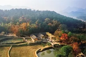 1959年，毛主席去韶山水库游泳，遇一农妇，主席呼三声，闻者动容图片