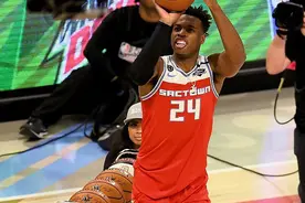 2020年NBA全明星三分球赛冠军！图片