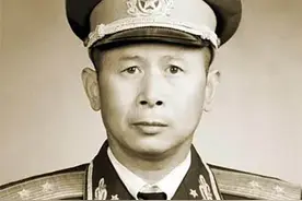 开国中将，陈赓麾下得力战将，被美国军方称为“赤色中国的丛林战专家”图片