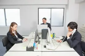 8小时工作制度为何难以实现图片