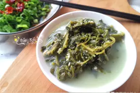 它4月“赛人参”一煮就上桌，山东人的最爱，大煎饼一卷太好吃了图片