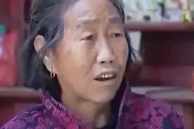 男子在老屋住了50年，竟对屋里所藏银元一无所知，如今拆除了才知视频封面