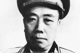 开国将帅（122）中将周贯五图片