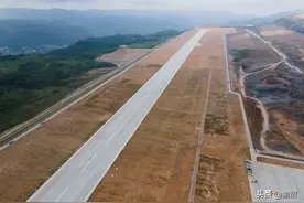 先睹为快！重庆仙女山机场2800米、宽45米飞行跑道，即将校飞图片