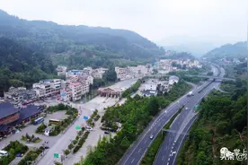 关岭永宁镇：打通交通“脉络” 搭建发展“快车道”图片