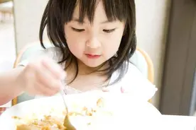日本人每顿饭离不开大米，为什么还能又瘦又长寿？5个秘诀找到了图片