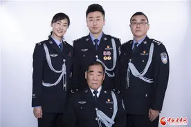 #首届中国人民警察节# 兰州网警王续超：一家三代从警 传承公安荣耀图片