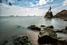 鼋头渚是太湖北部的一处半岛，形似浮鼋翘首而得名图片