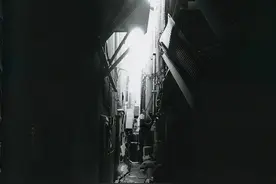 反差，既在画面内，也在画面外图片