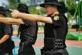 霸气！这位参军入伍的人民警察，找到了！图片