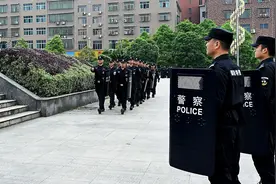 辅警和协警虽都是合同工，但差距不是一星半点！你更偏向哪一个？图片