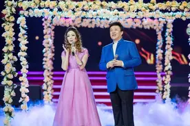 央视著名美女主持：因打哈欠、竖中指被骂，今46岁无儿无女图片