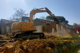 桐城市范岗镇：拆除农村无功能危房助力乡村振兴图片