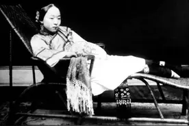 清代奇案：妇人晚上留宿姐姐房间，男子偷拨门闩进屋，引一桩命案图片